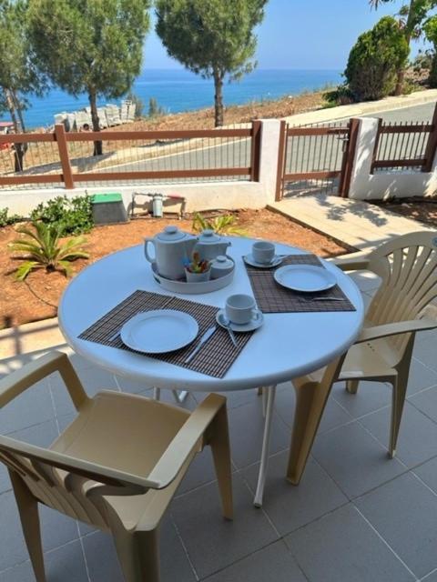 Seaclusion Vacation Villa Pomos Exterior foto